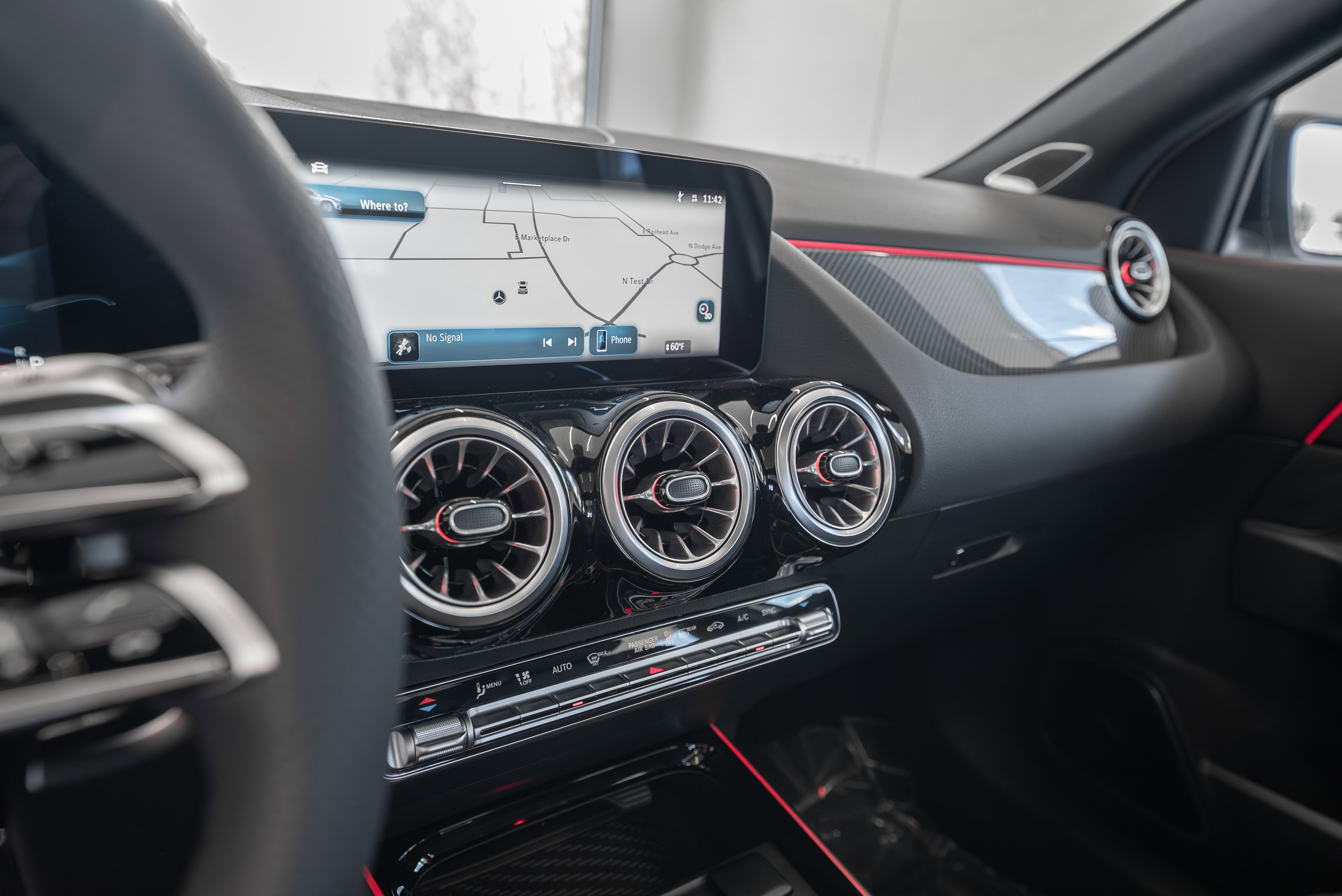 2025 Mercedes Benz GLA 35 AMG photo 13