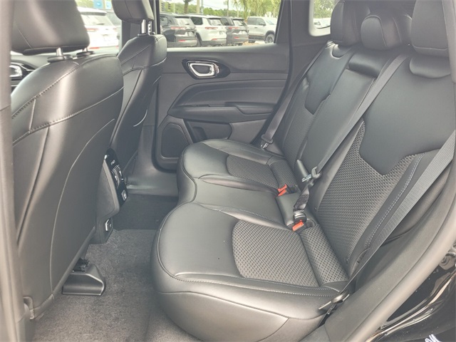 2026 Jeep Compass Latitude Altitude photo 4