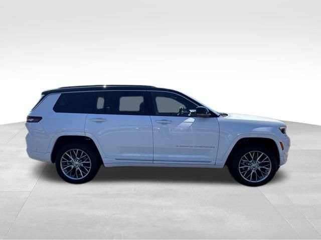 2025 Jeep Grand Cherokee L Summit photo 4