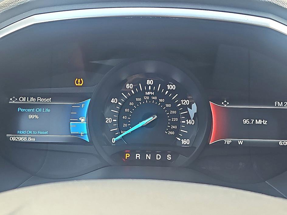 2017 Ford Edge Titanium photo 18