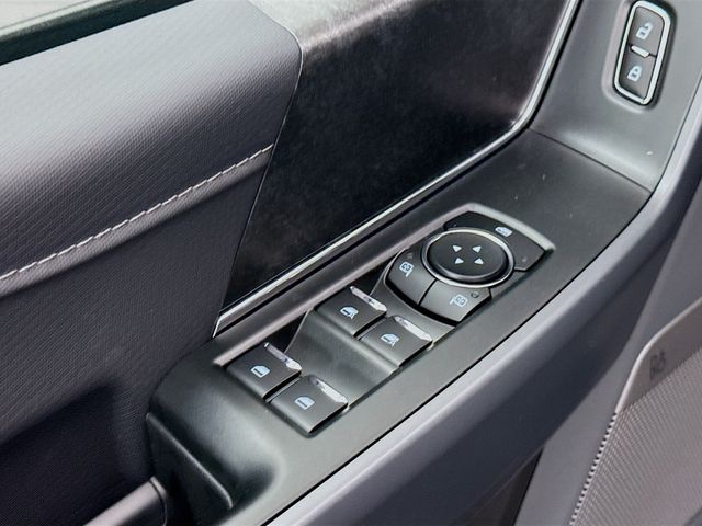 2025 Ford F-150 XLT photo 17
