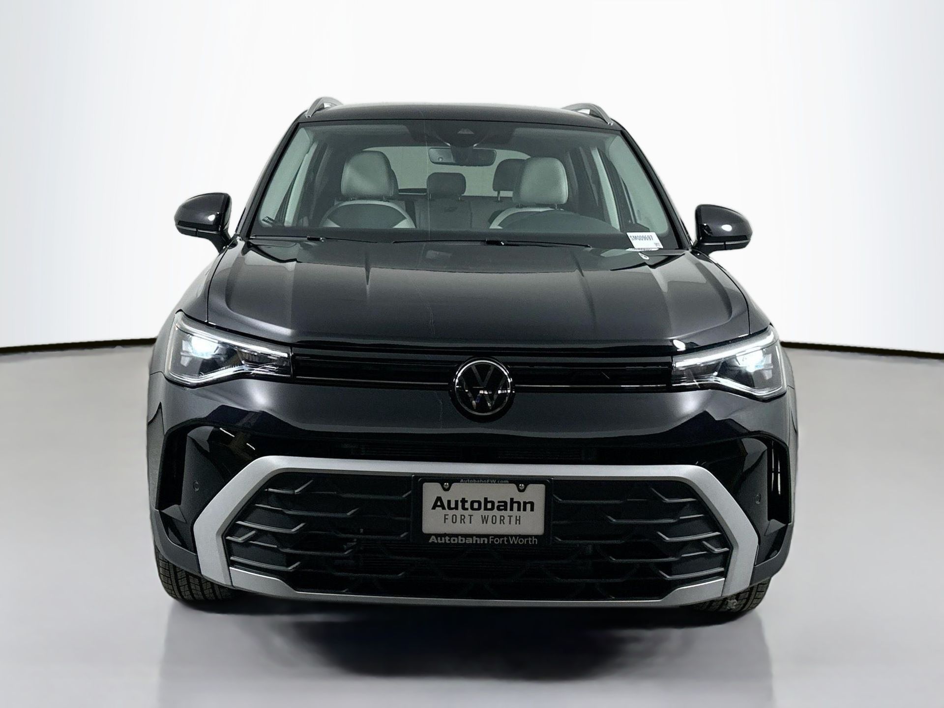 2025 Volkswagen Taos SE photo 2