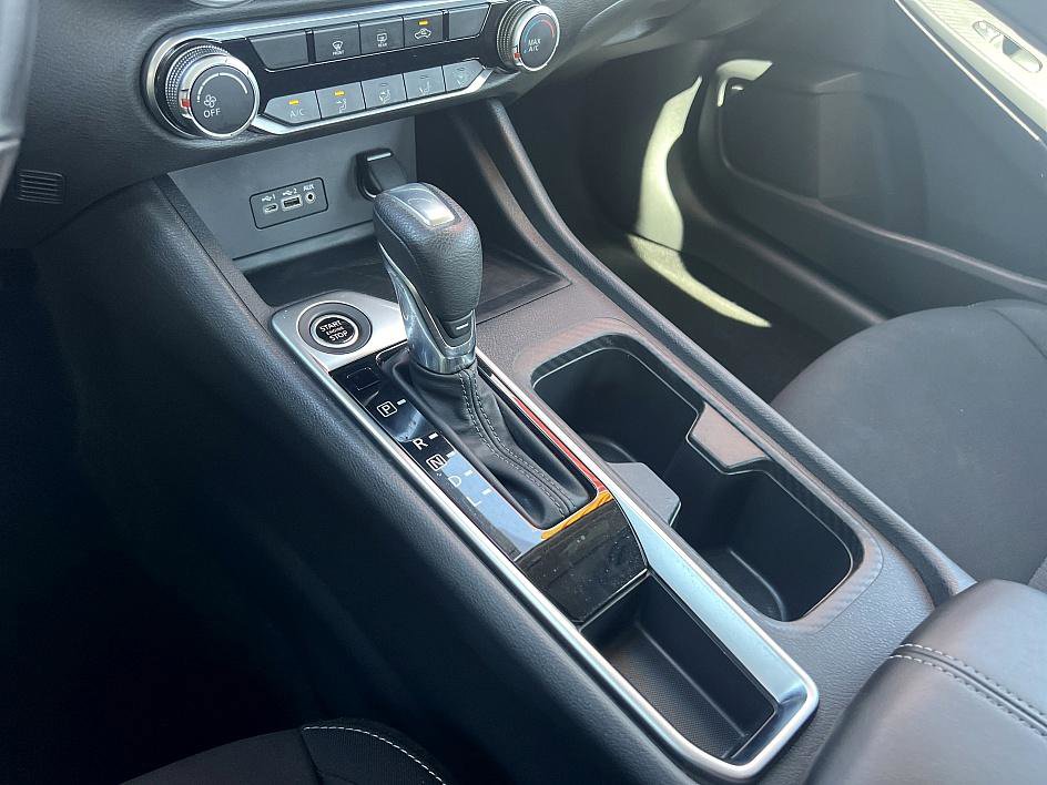 2022 Nissan Sentra SV photo 23