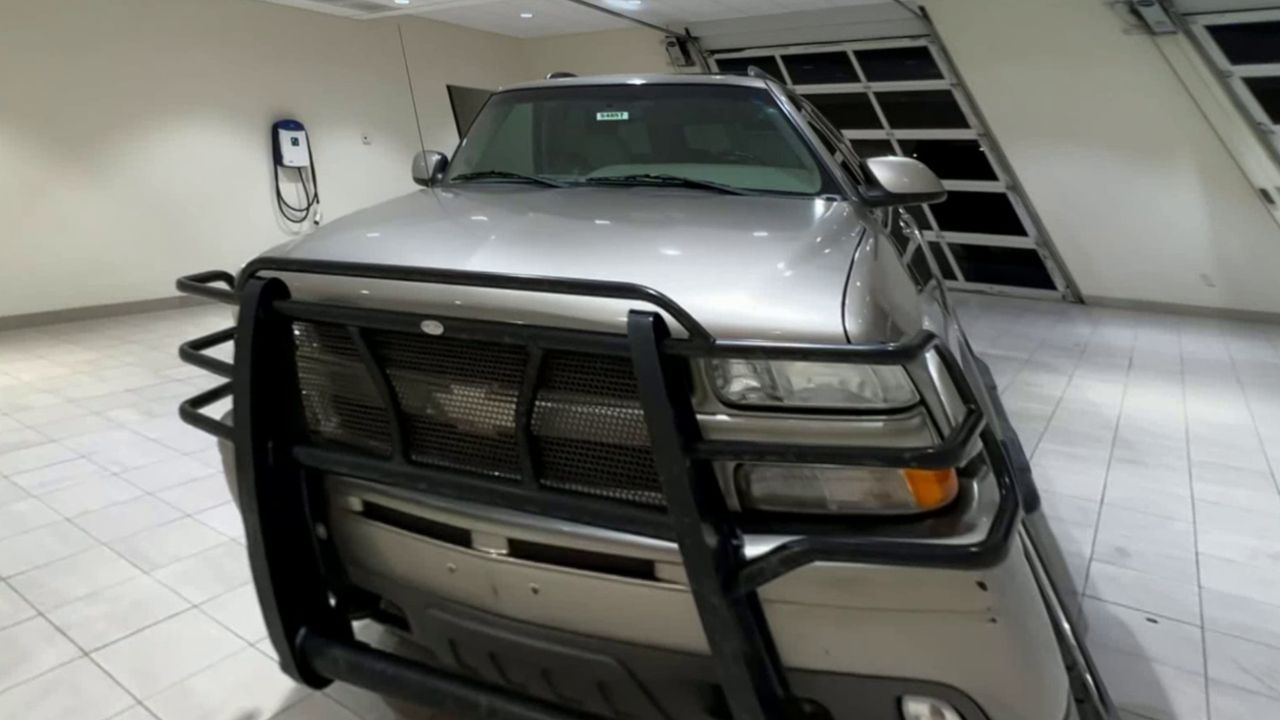 2003 Chevrolet Suburban Z71 photo 30