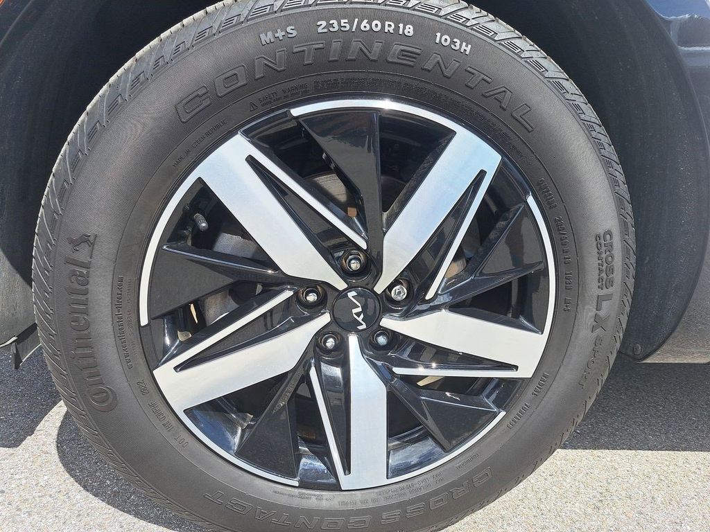 2023 Kia Sorento S photo 11