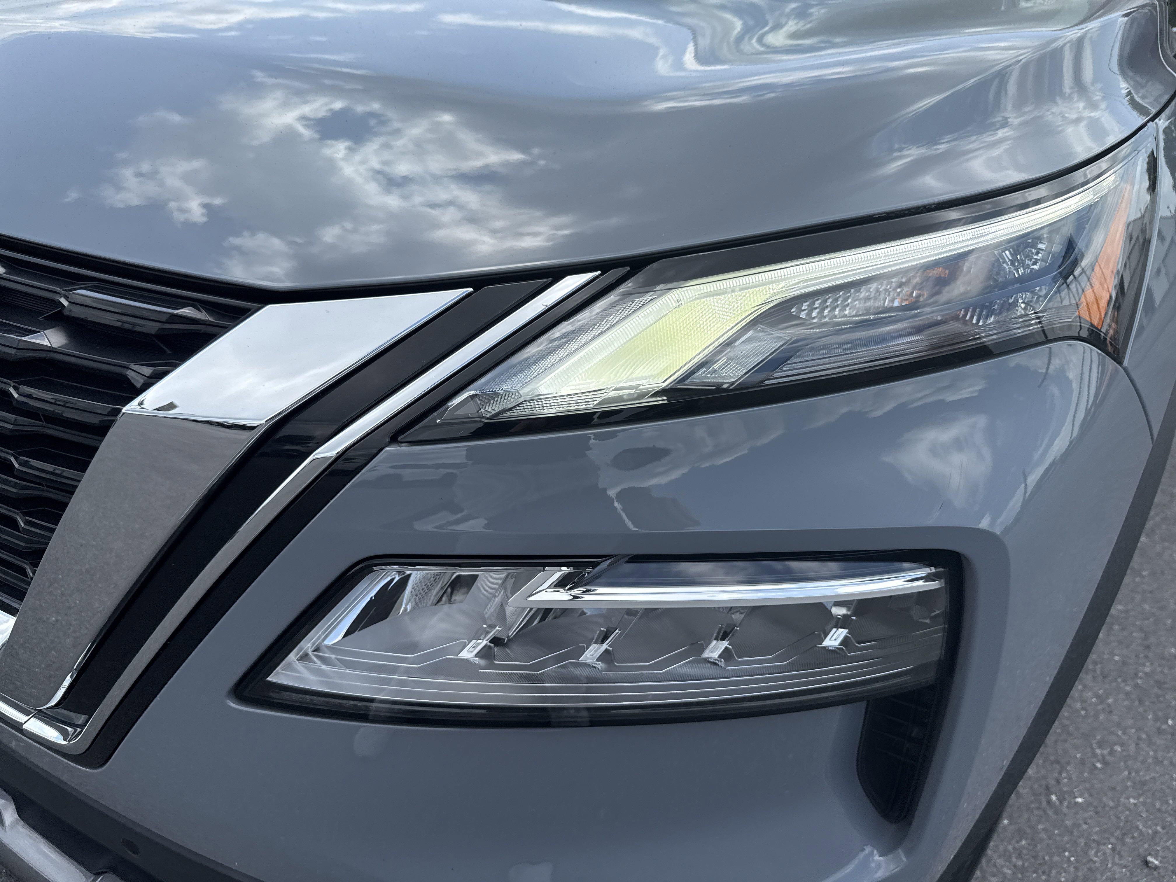 2022 Nissan Rogue AWD SL photo 2