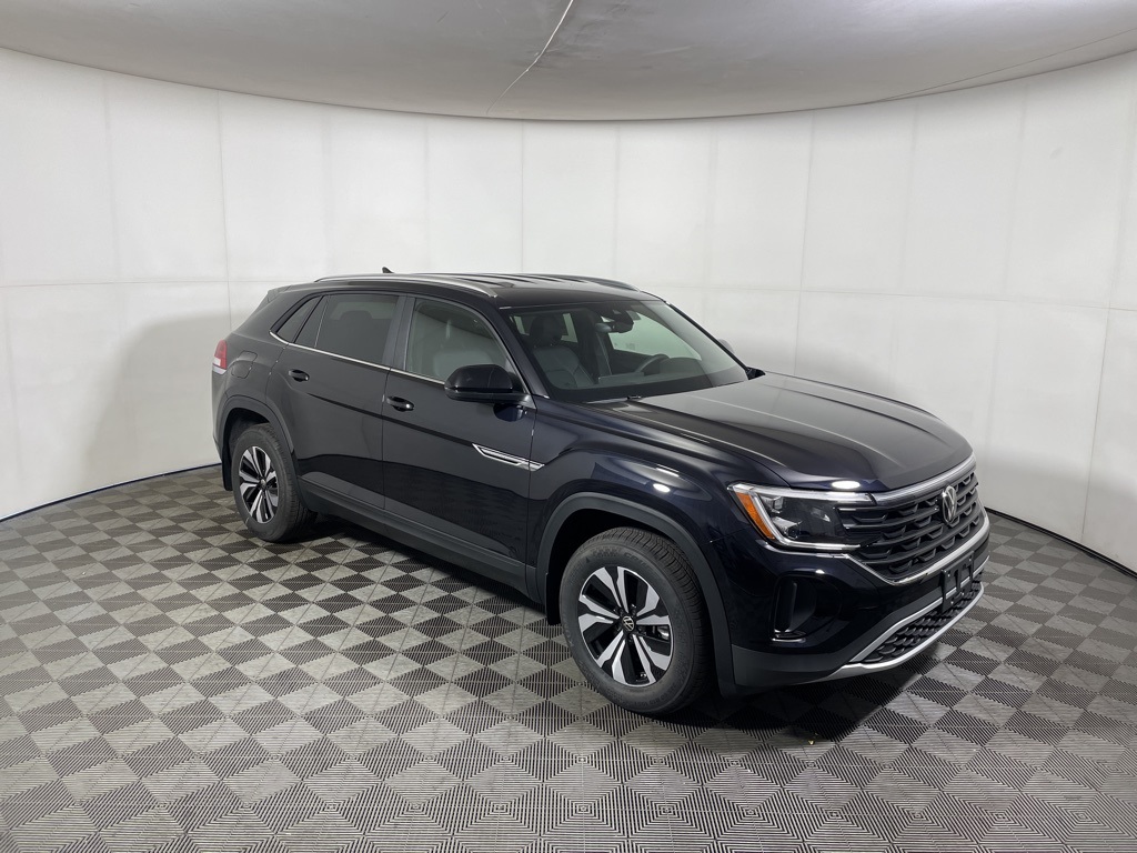 2026 Volkswagen Atlas Cross Sport SE's photo