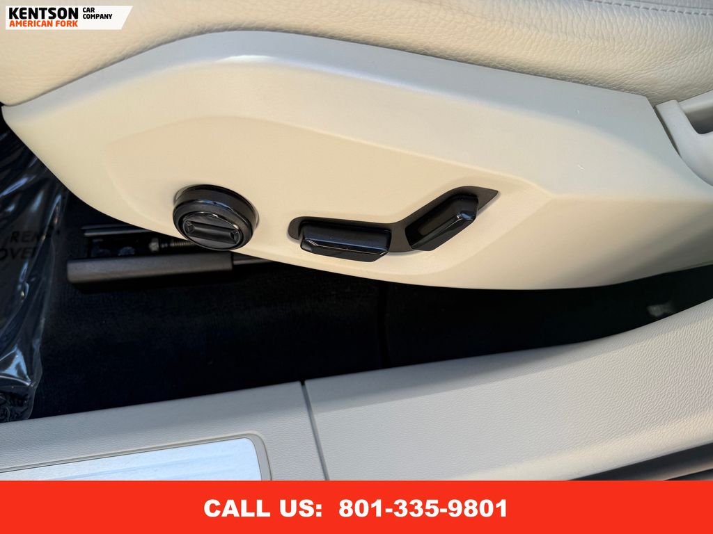 2024 Volvo XC60 Core photo 27