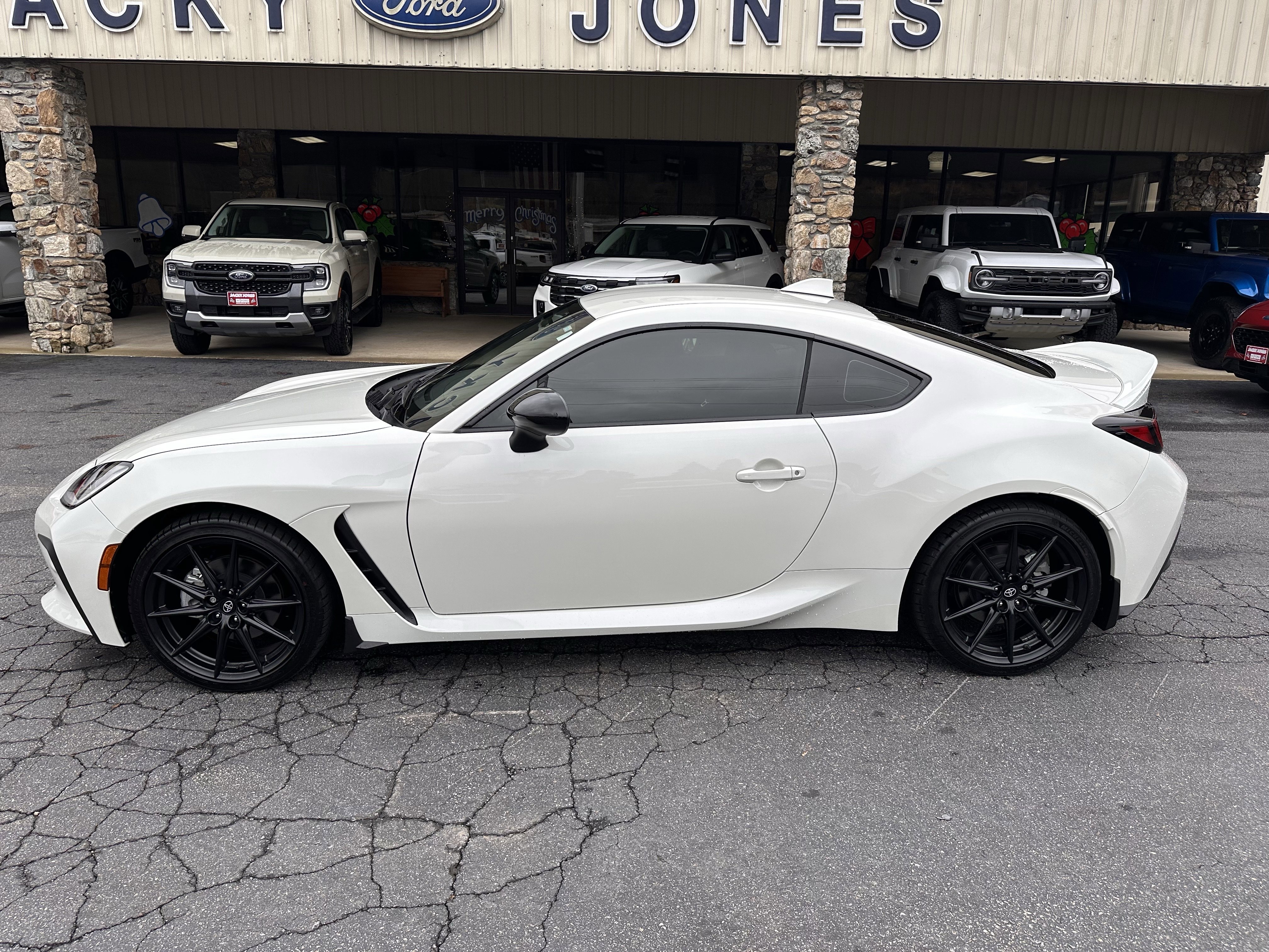 2023 Toyota GR86 Premium's photo