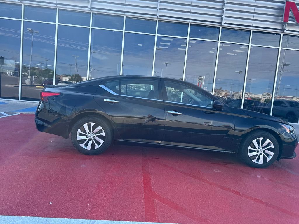 2023 Nissan Altima 2.5 S photo 7