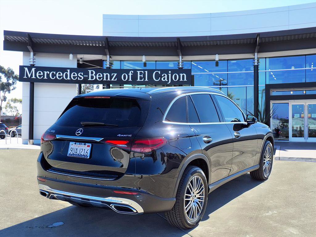 2025 Mercedes Benz GLC 300 4MATIC photo 3