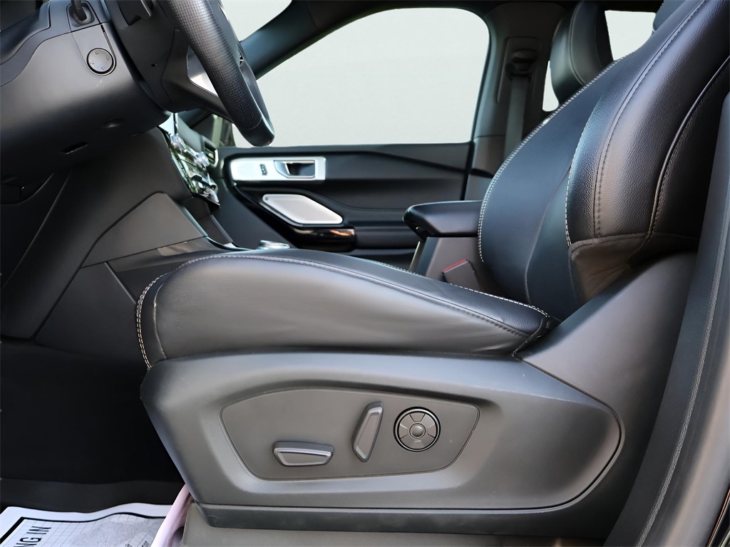 2021 Ford Explorer ST photo 38