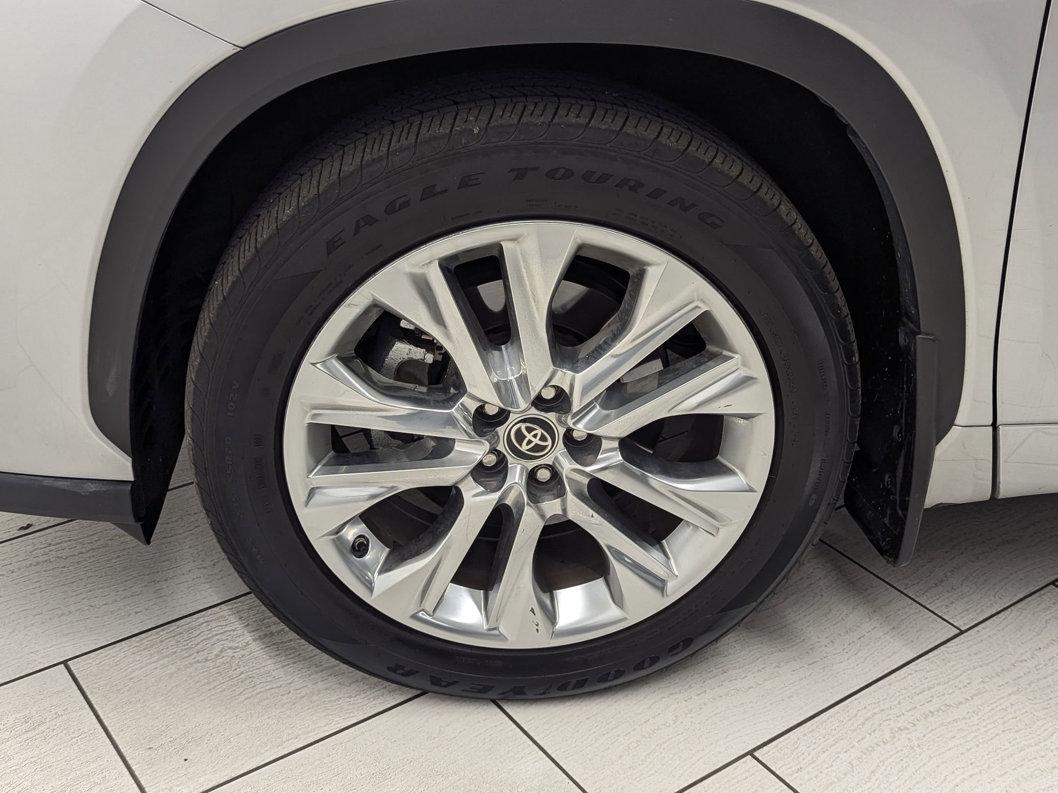 2020 Toyota Highlander Limited photo 8