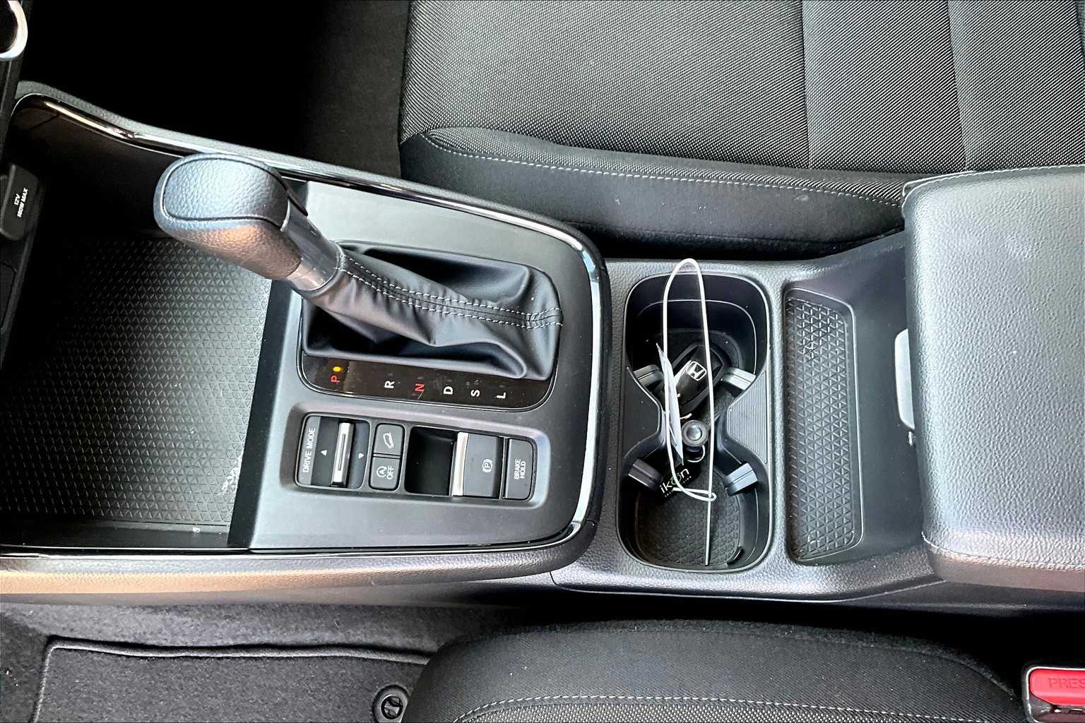 2025 Honda CR-V LX photo 14