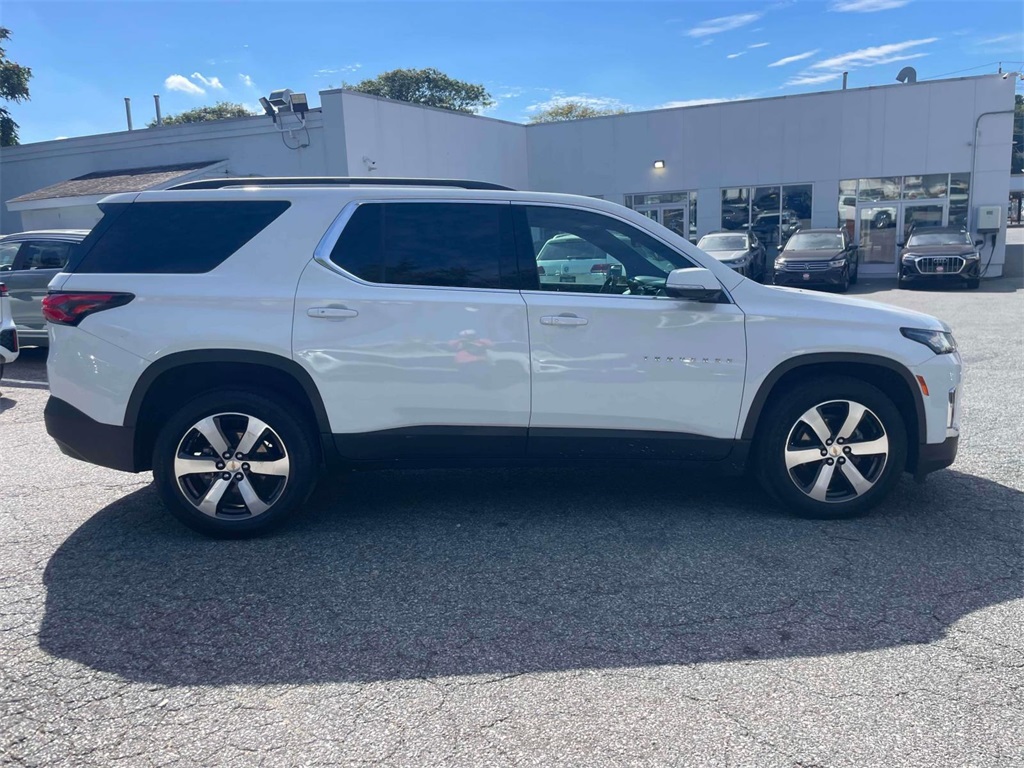 2023 Chevrolet Traverse Leather photo 2