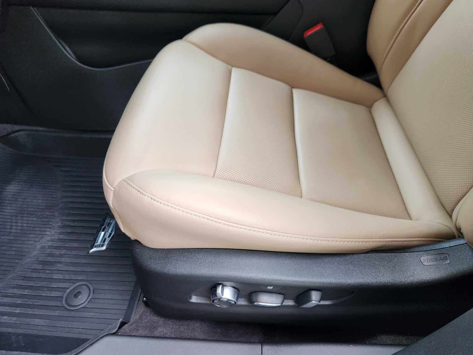 2025 Cadillac XT4 Premium Luxury photo 17