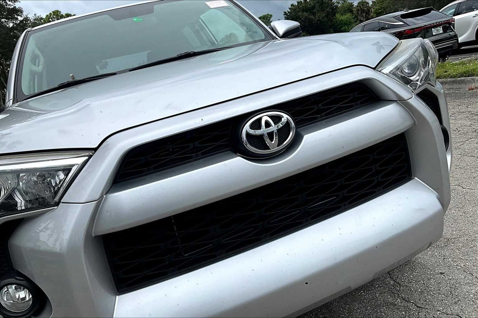 2014 Toyota 4Runner SR5 photo 27