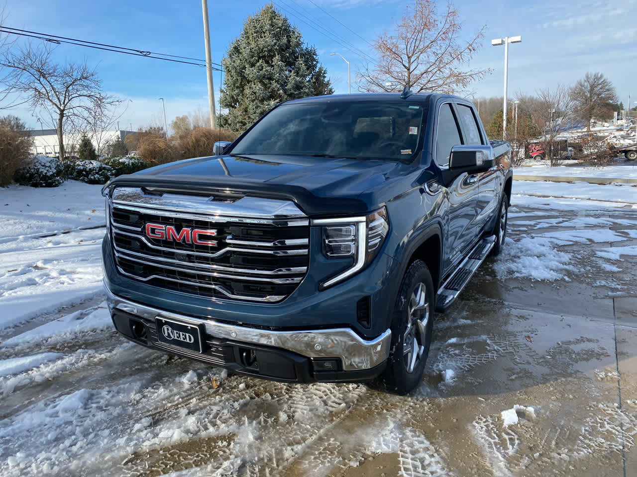 Used 2024 GMC Sierra 1500 SLT with VIN 1GTUUDED6RZ381435 for sale in Kansas City