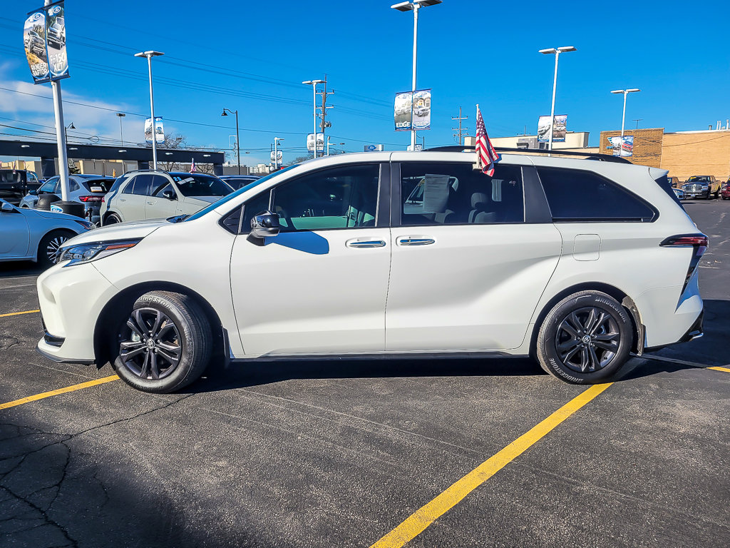 2025 TOYOTA SIENNA XSE ALL - Image 4