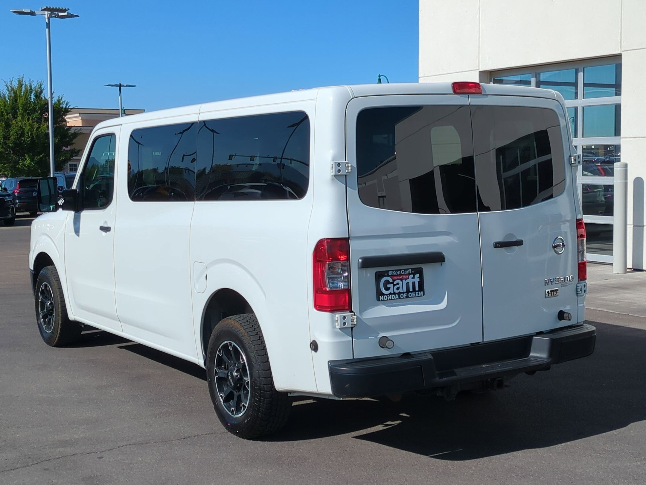 2015 Nissan NV3500 photo 4