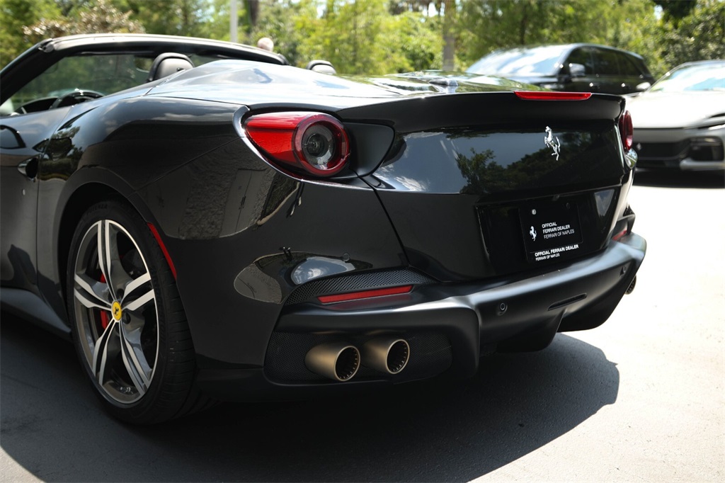 Certified Used 2022 Ferrari Base image 17