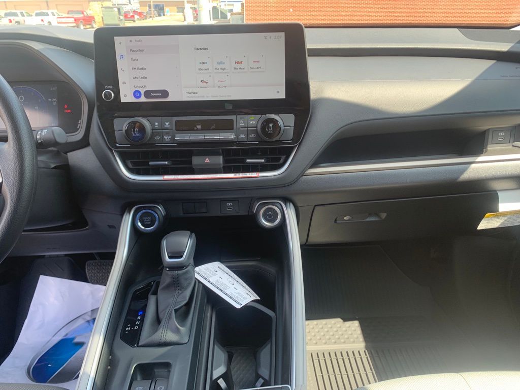 2025 Toyota Grand Highlander LE photo 21