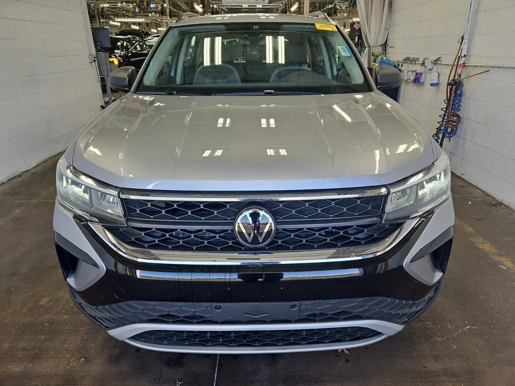 2024 Volkswagen Taos S photo 4