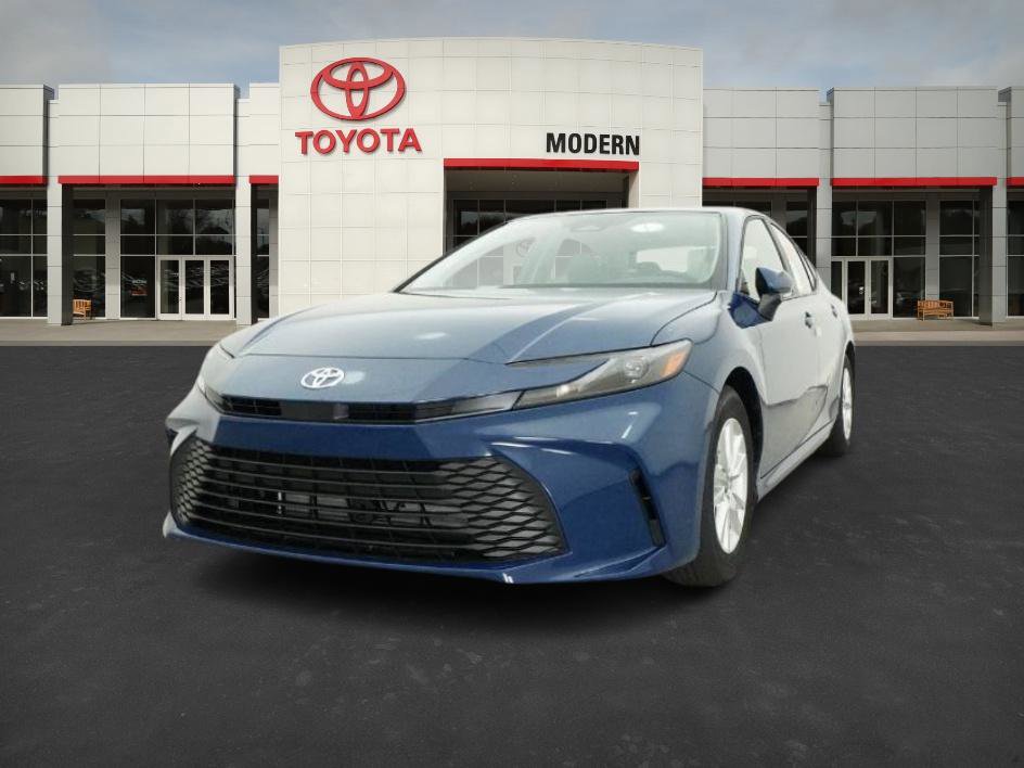 2025 Toyota Camry LE photo 4