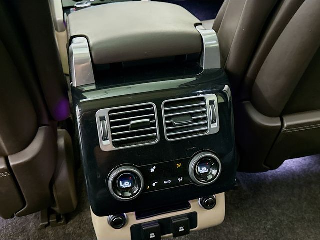 2020 Land Rover Range Rover HSE photo 25