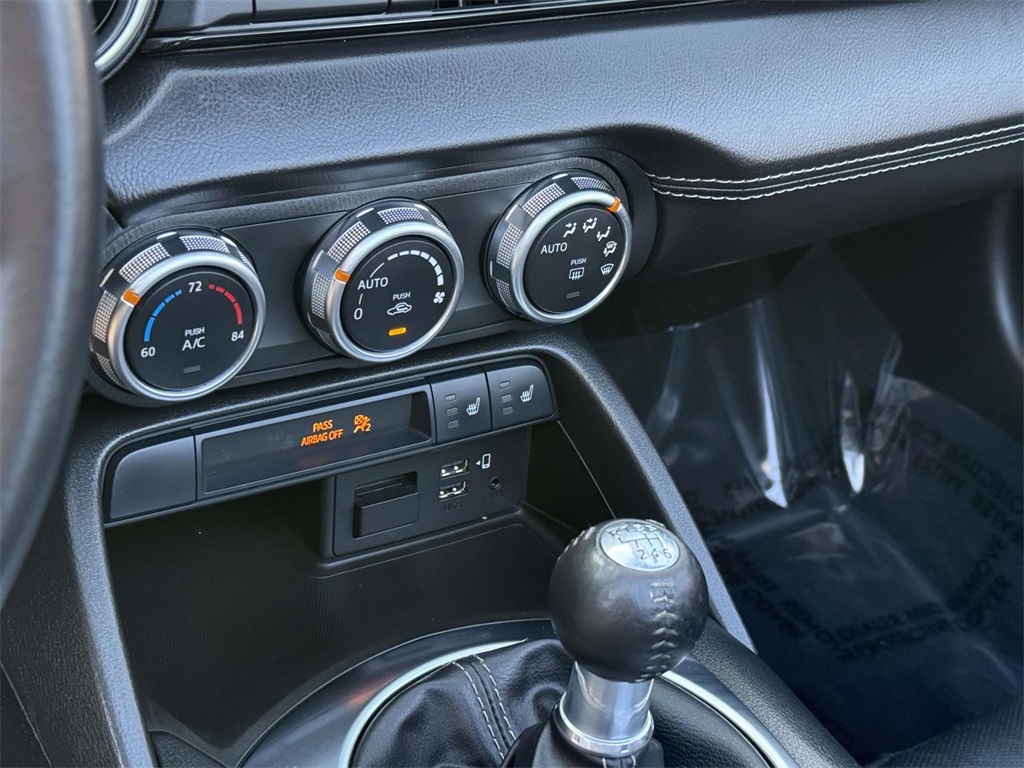 2022 Mazda MX-5 Miata Miata Grand Touring photo 26