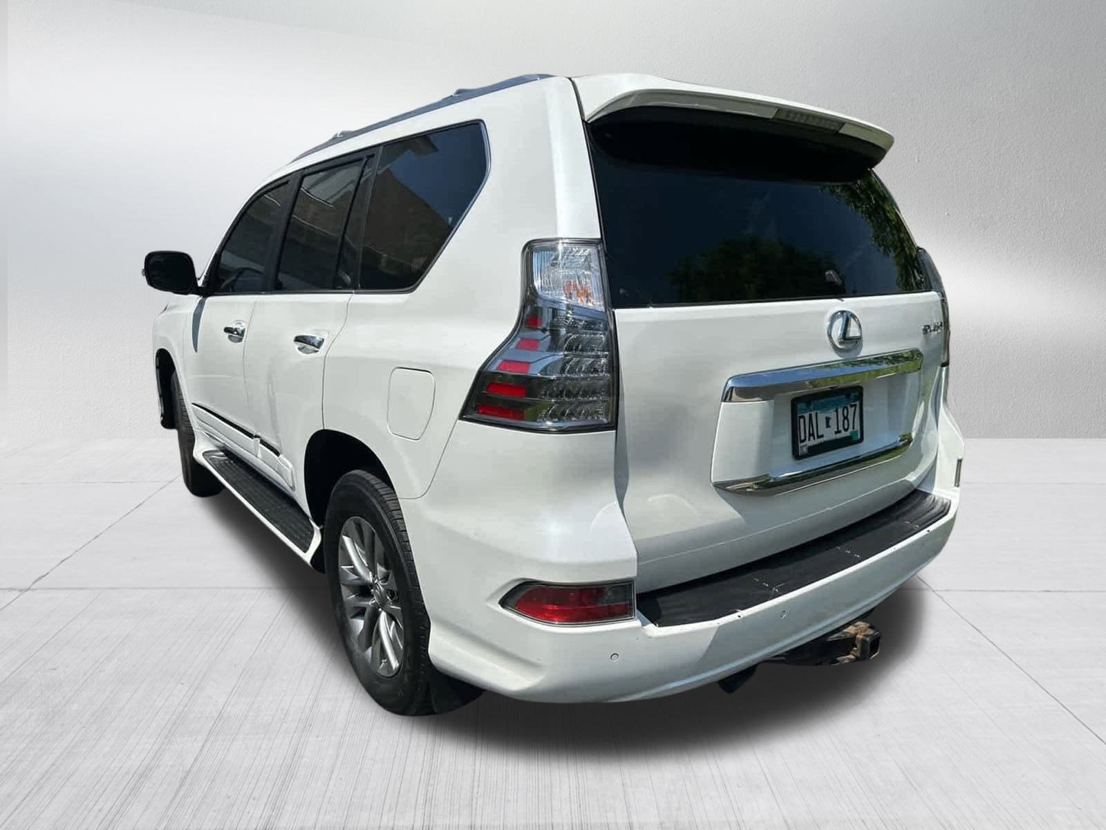 2017 Lexus GX 460 Luxury photo 4