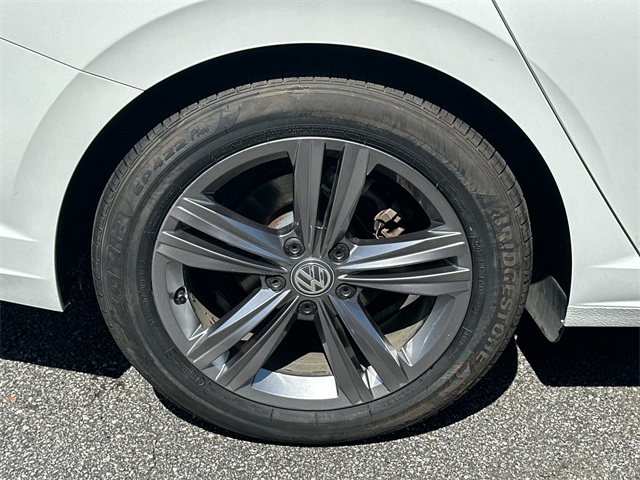 2021 Volkswagen Jetta R-Line photo 16