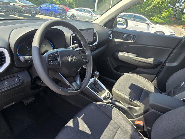 2025 Hyundai Venue Limited photo 14