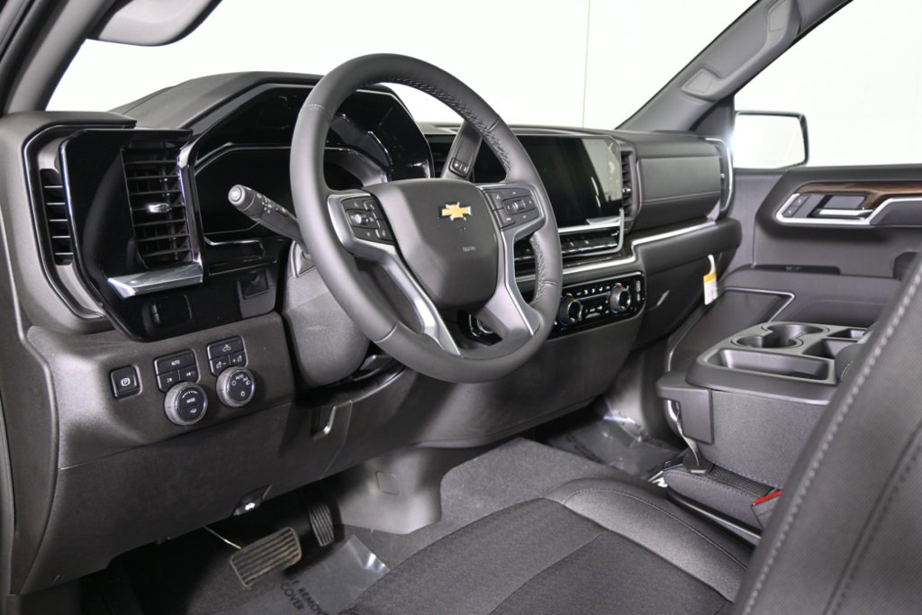 2025 Chevrolet Silverado 1500 LT photo 21