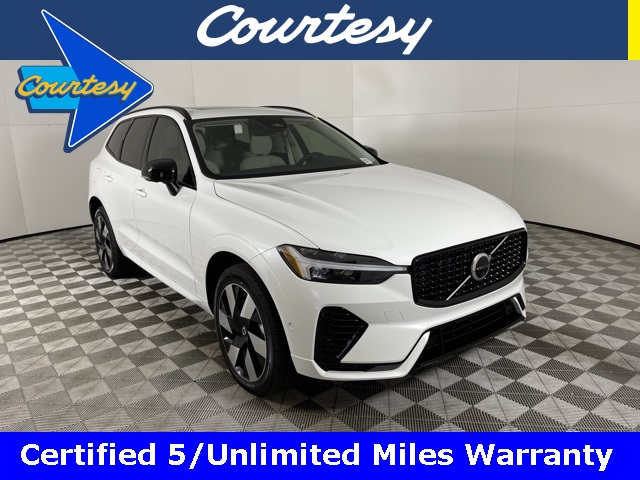 2024 Volvo XC60 Plus's photo