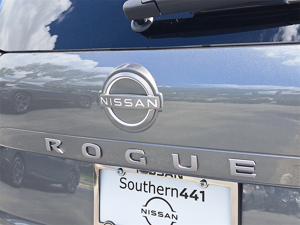 2026 Nissan Rogue SV photo 9