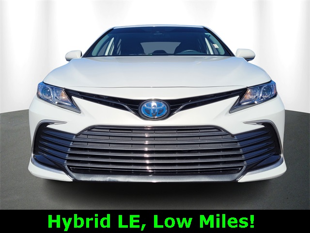 2024 Toyota Camry Hybrid LE photo 2
