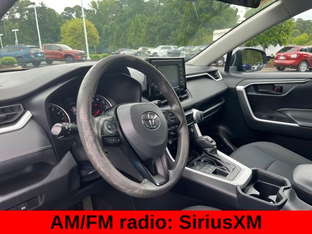2021 Toyota RAV4 LE photo 5