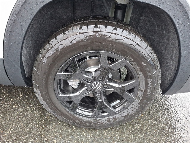 2025 Volkswagen Atlas Peak Edition SE photo 4