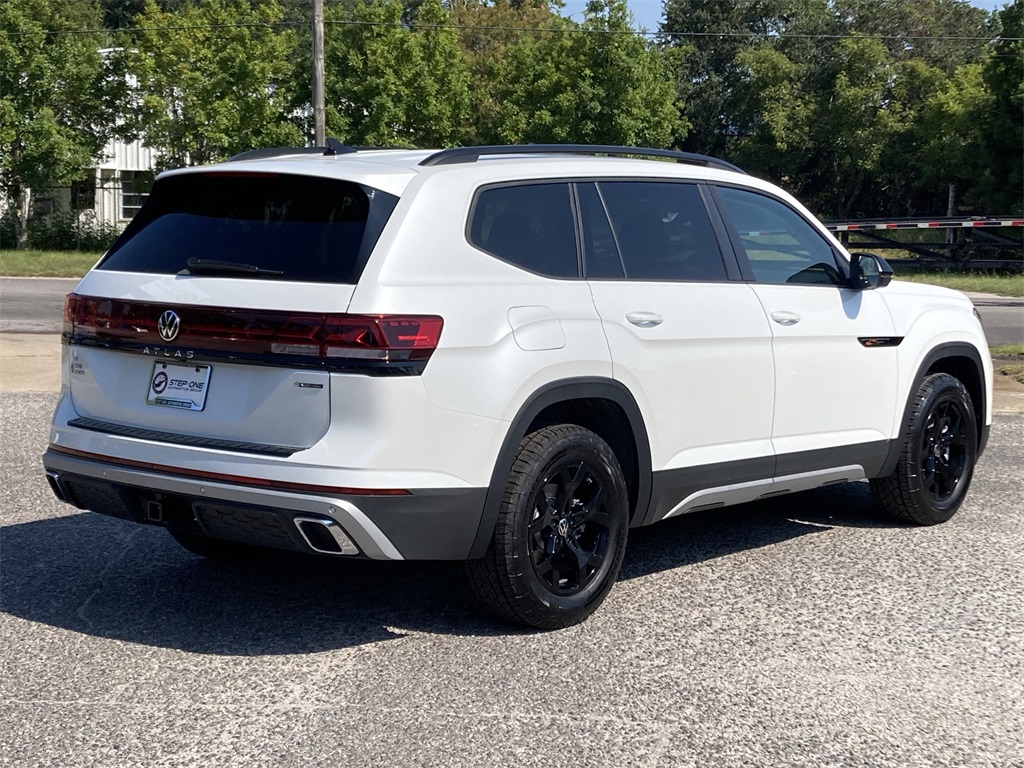 2026 Volkswagen Atlas Peak Edition SE photo 4