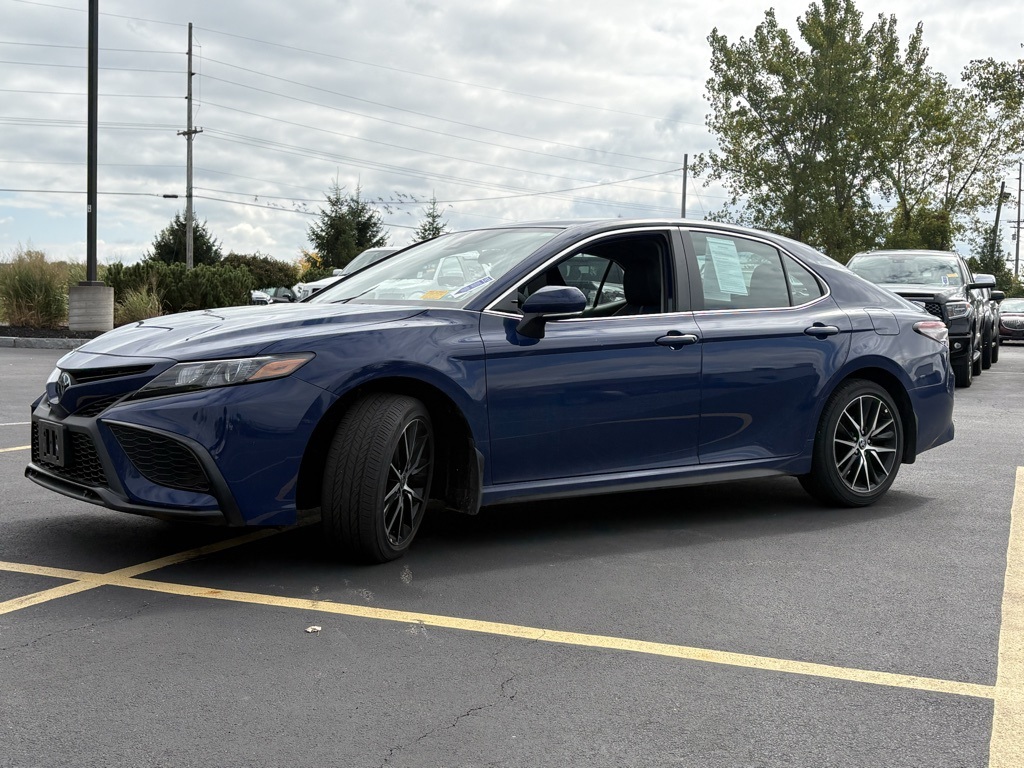 2024 Toyota Camry SE photo 3