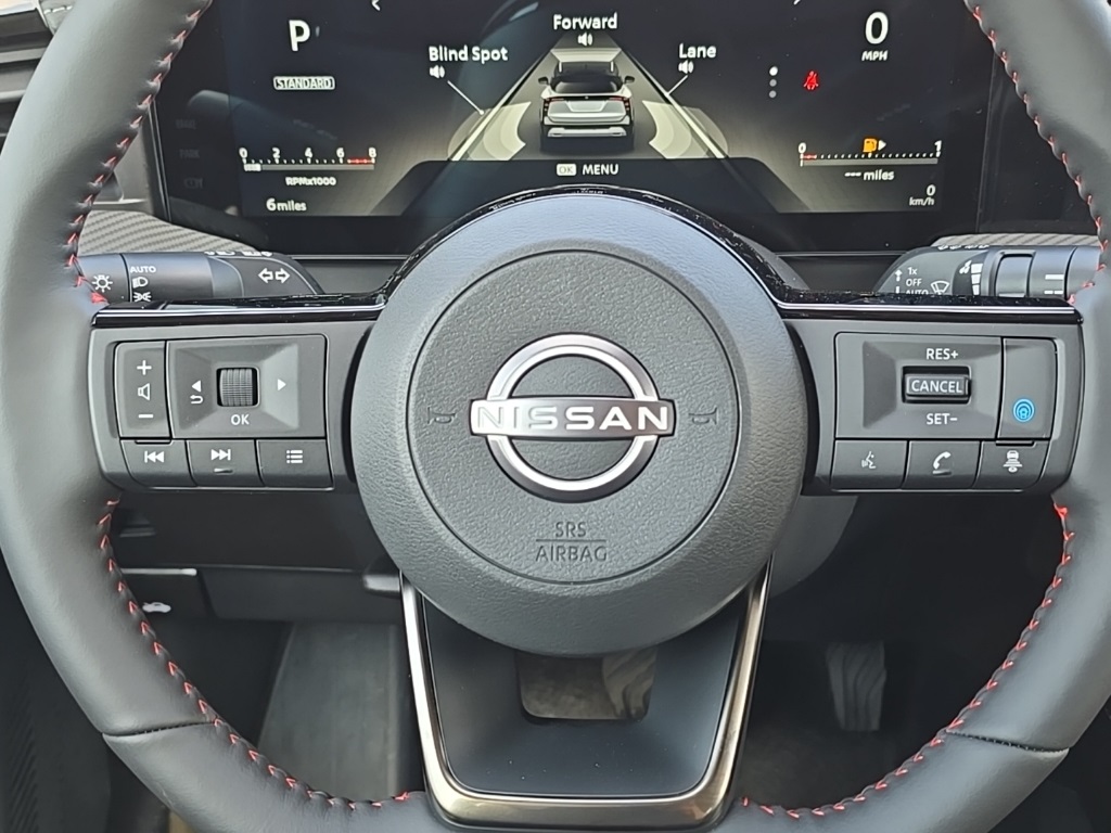 2025 Nissan Kicks SR photo 10