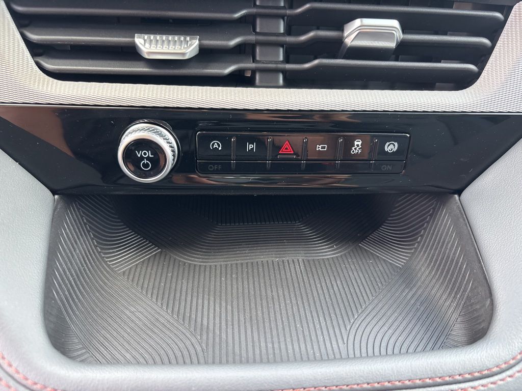 2025 Ford Explorer photo 19