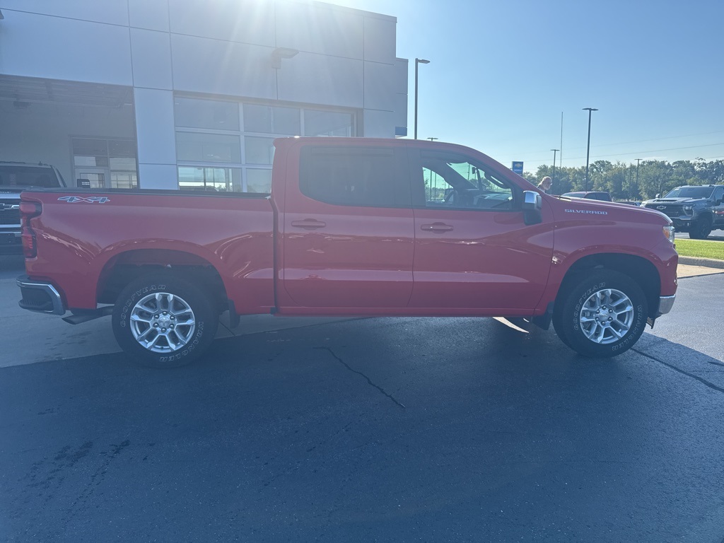 2022 Chevrolet Silverado 1500 LT photo 8