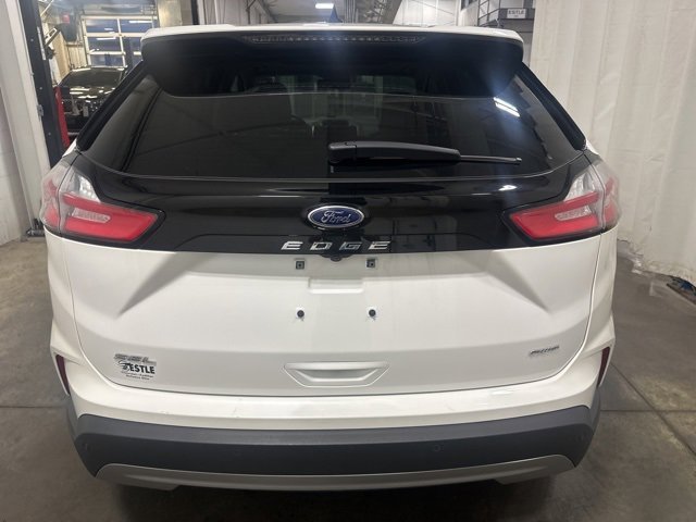 2024 Ford Edge SEL photo 5