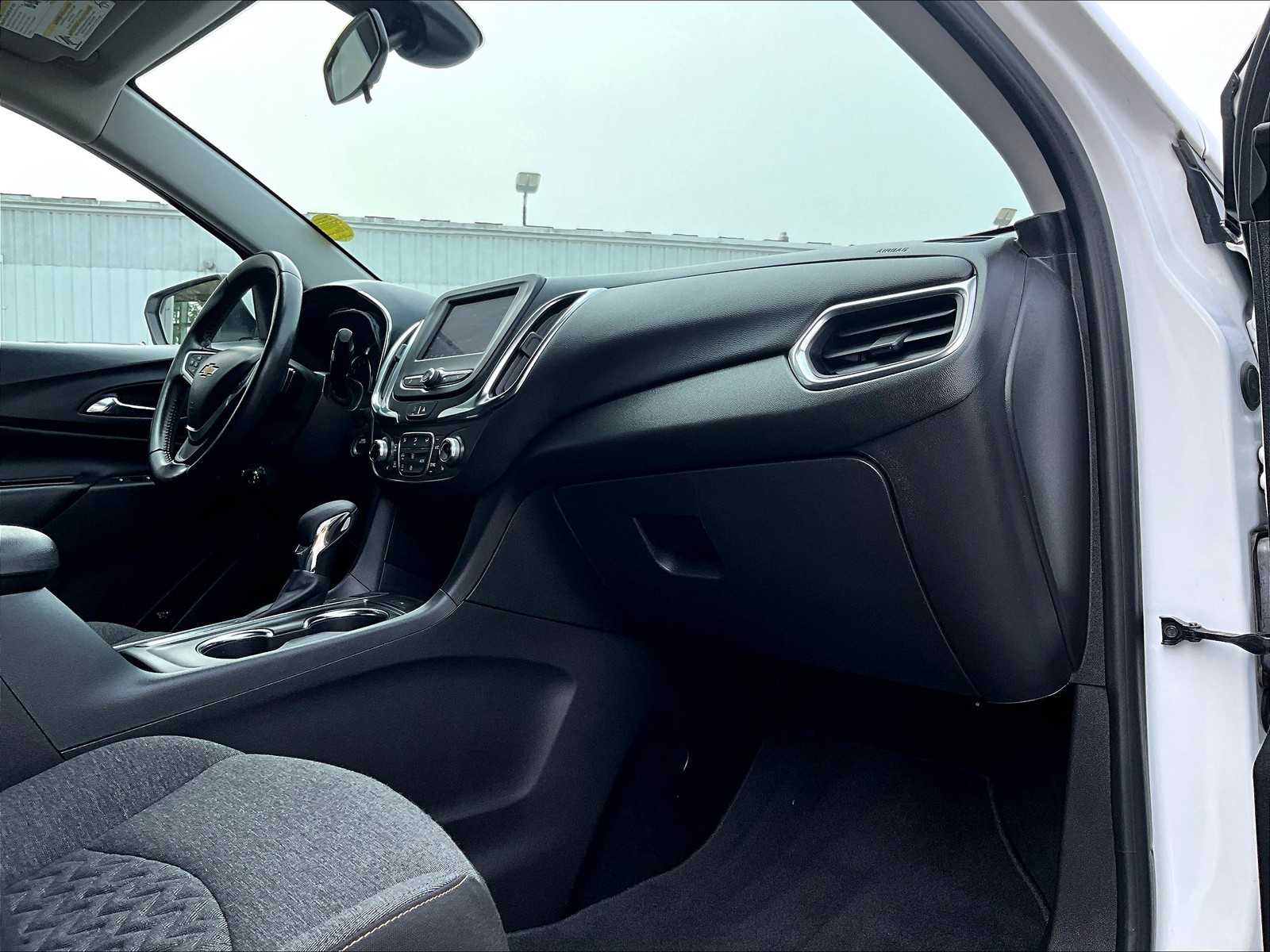2022 Chevrolet Equinox LT photo 13