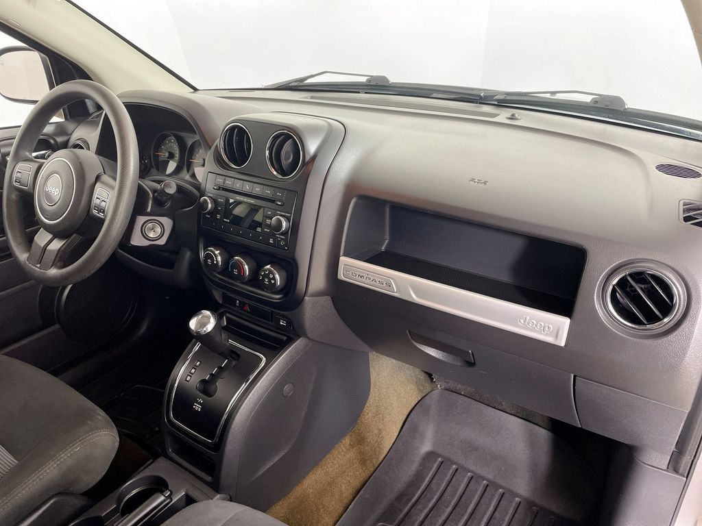 2016 Jeep Compass Sport photo 24