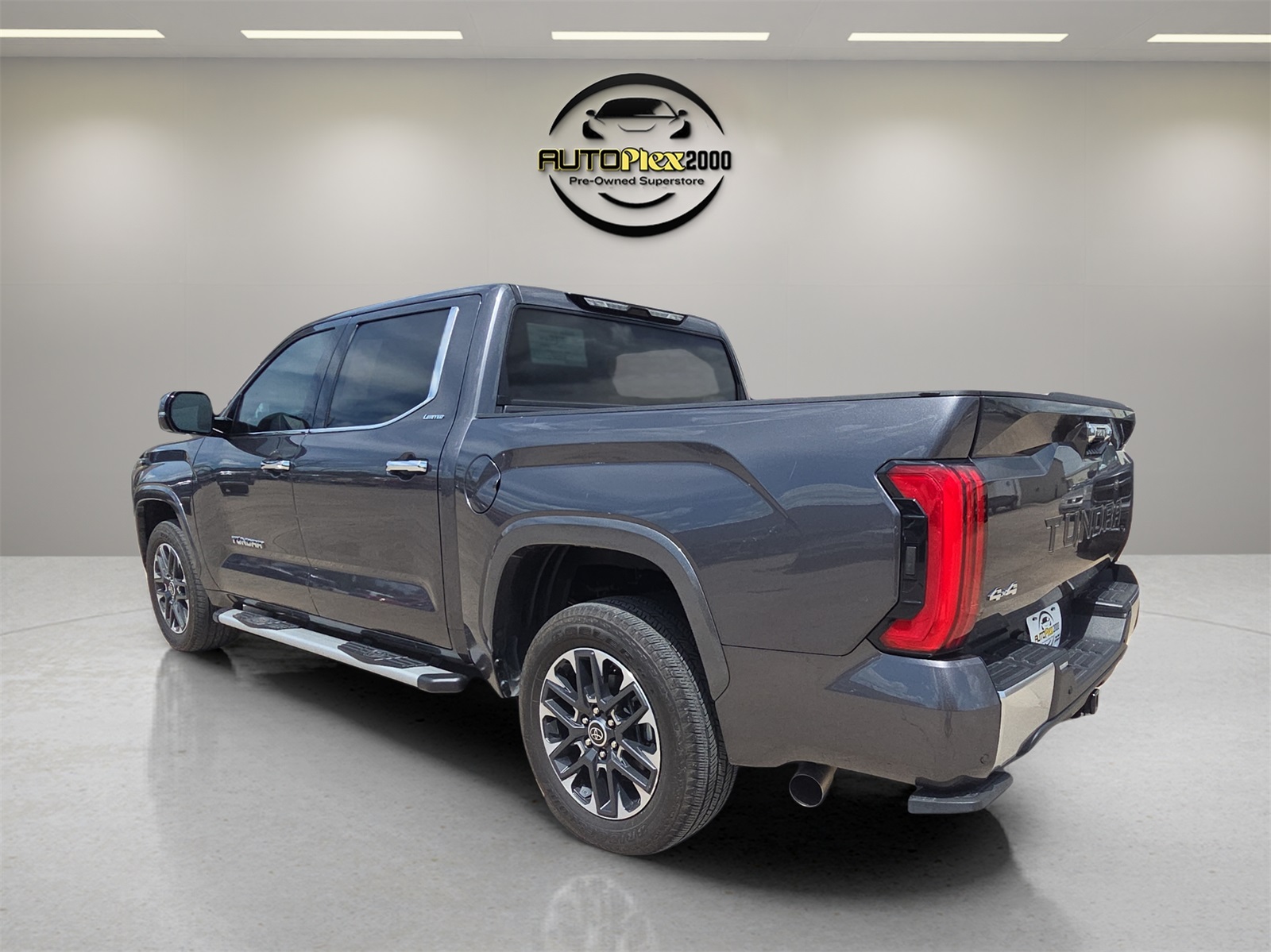 2023 Toyota Tundra Limited photo 3