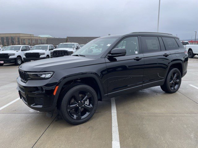 2025 Jeep Grand Cherokee L Altitude's photo
