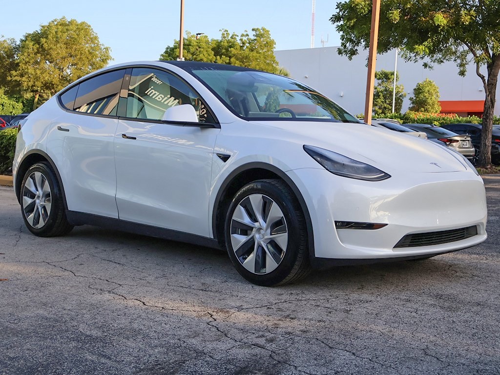 Used 2020 Tesla Model Y Long Range with VIN 5YJYGDEE7LF032606 for sale in Miami, FL